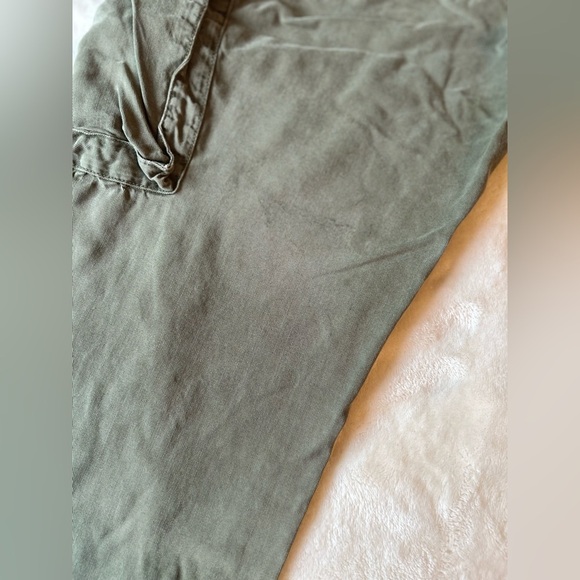 Women’s Olive Cargo Jogger Pants - Picture 3 of 5